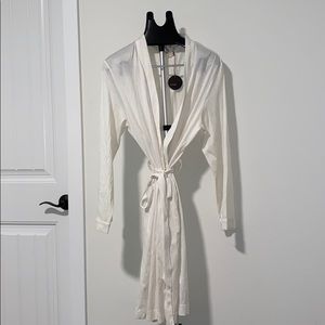 NWT women’s 100% cotton robe from Nordstrom